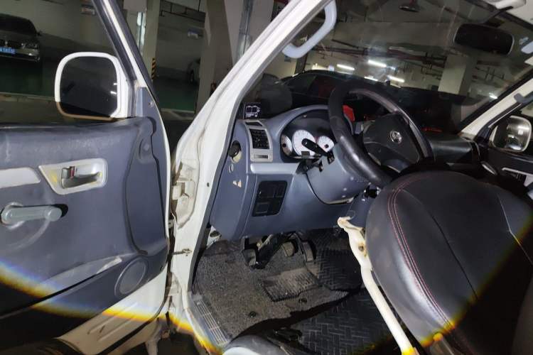 Used King Long Golden Way 2015 2.0L Value-Packed Practical Version 4G21B Driver Seat
