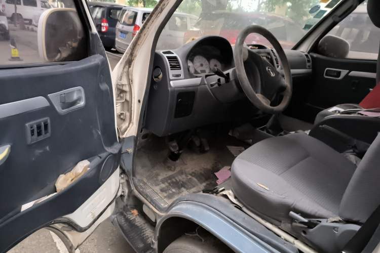 Used King Long Golden Way 2015 2.0L Van 4G21B Driver Seat