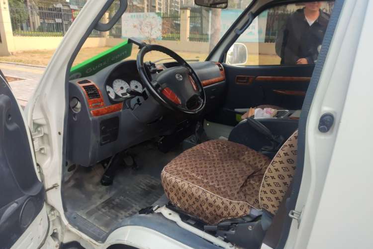 Used King Long Golden Way 2015 2.0L Value-Packed Practical Version 4G21B Driver Seat