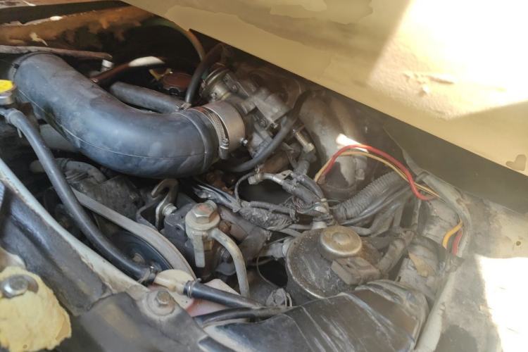 Used King Long Golden Way 2015 2.0L Value-Packed Practical Version 4G21B Engine Bay