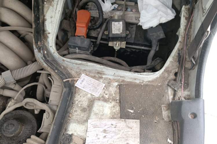 Used King Long Golden Way 2015 2.0L Van 4G21B Engine Bay Left
