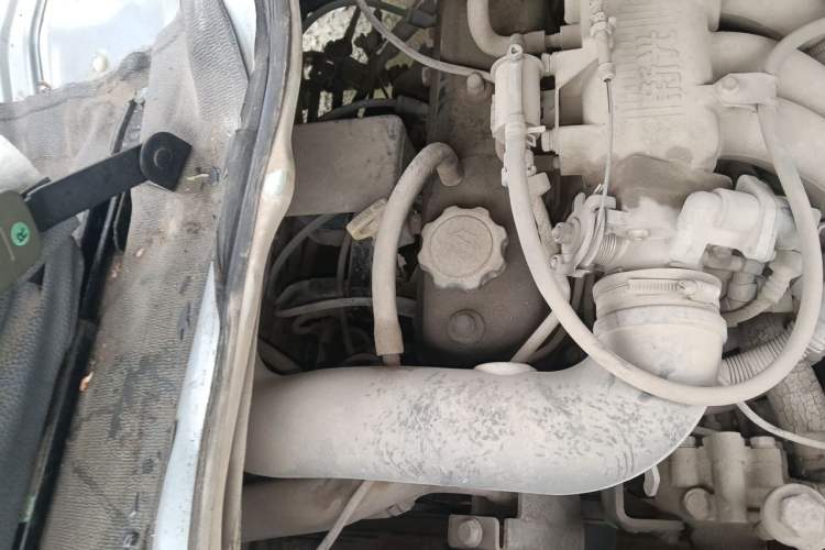 Used King Long Golden Way 2015 2.0L Van 4G21B Engine Bay Right
