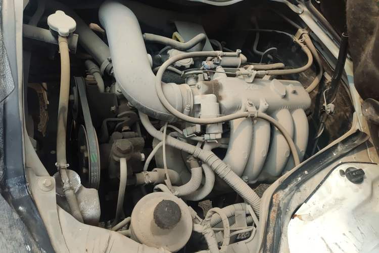 Used King Long Golden Way 2015 2.0L Value-Packed Practical Version 4G21B Engine Bay