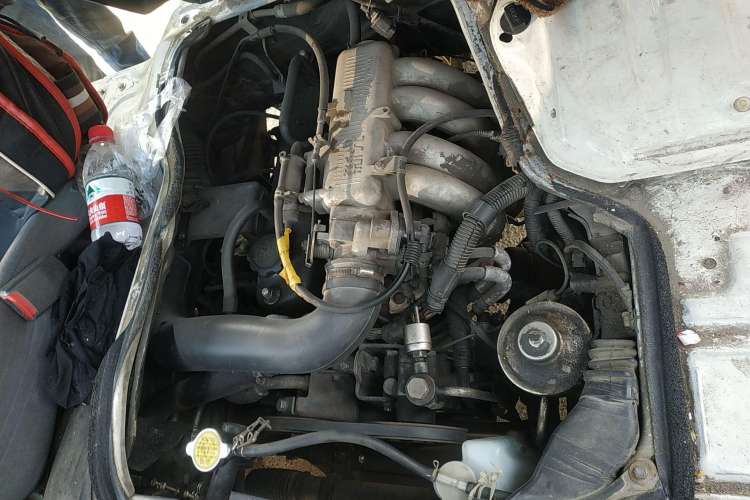 Used King Long Golden Way 2015 2.0L Value-Packed Practical Version 4G21B Engine Bay