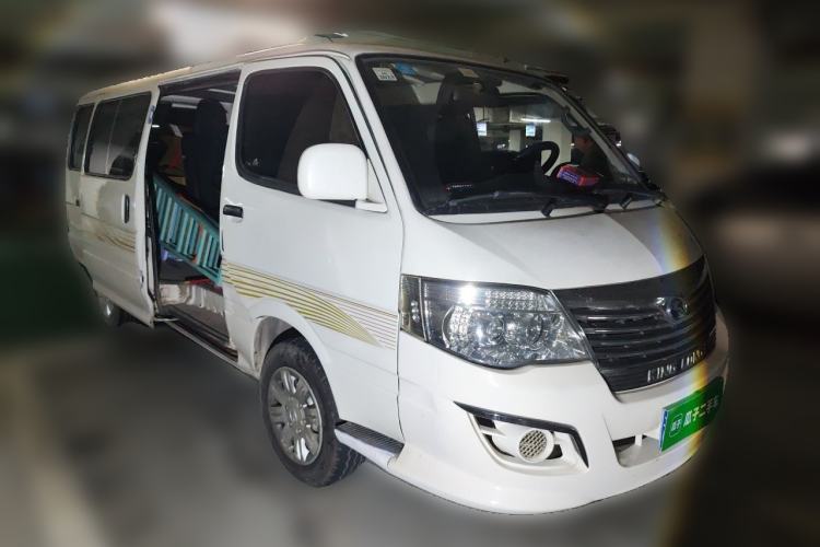 Used King Long Golden Way 2015 2.0L Value-Packed Practical Version 4G21B Front Right 45 Deg