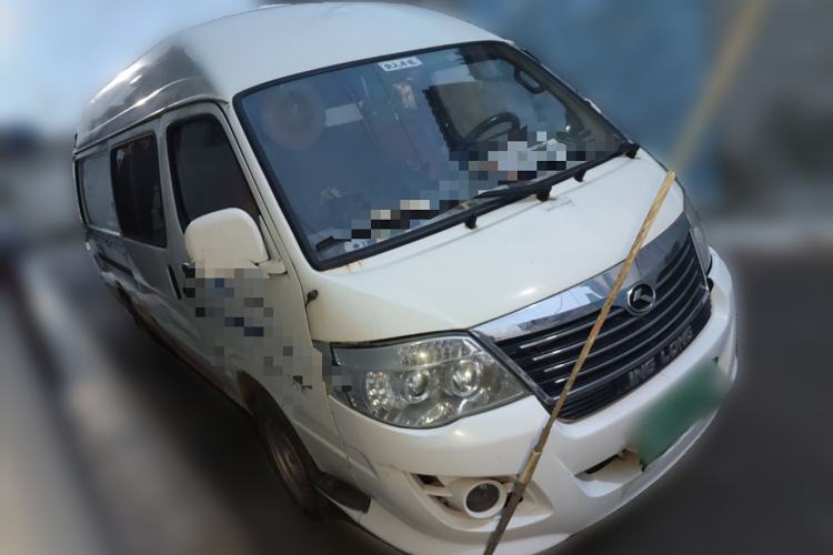 Used King Long Golden Way 2015 2.0L Van Long Wheelbase Model 4G21B Front Right 45 Deg