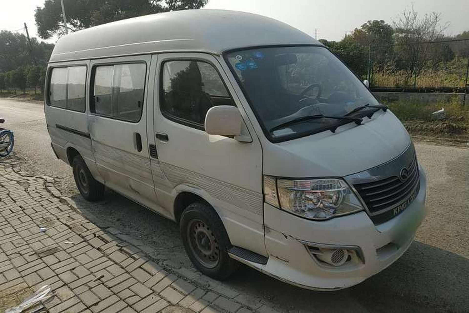 Used King Long Golden Way 2015 2.0L Value-Packed Practical Version 4G21B Front Right 45 Deg