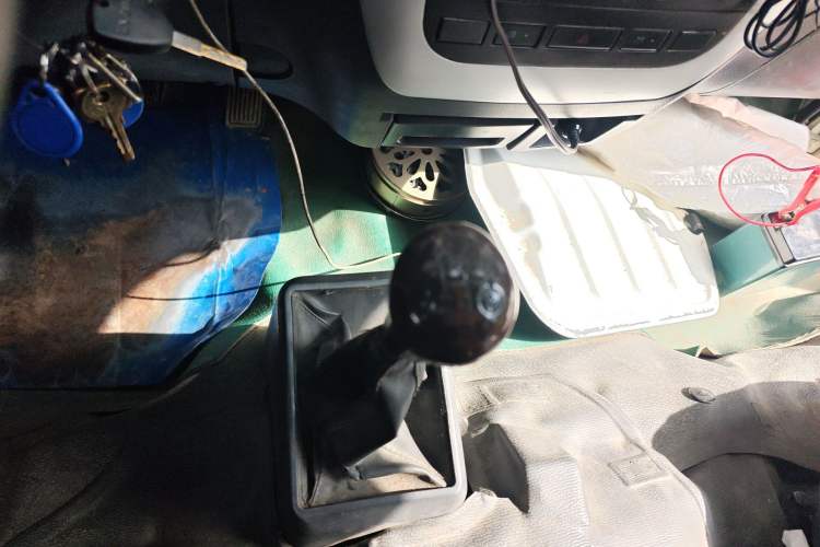 Used King Long Golden Way 2015 2.0L Value-Packed Practical Version 4G21B Gear Lever