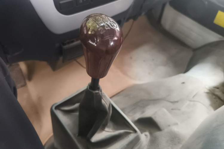 Used King Long Golden Way 2015 2.0L Entrepreneurial Version V19 Gear Lever