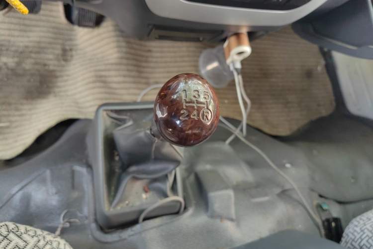 Used King Long Golden Way 2015 2.0L Van 4G21B Gear Lever