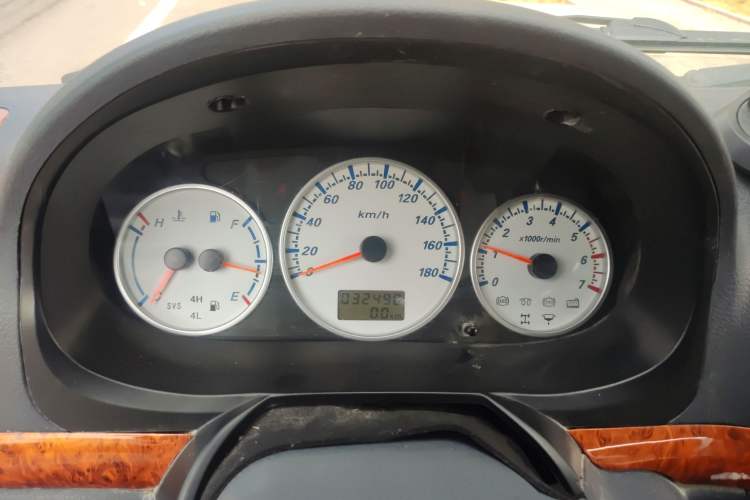 Used King Long Golden Way 2015 2.0L Value-Packed Practical Version 4G21B Instrument Cluster
