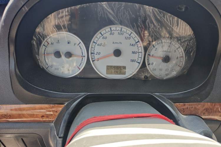 Used King Long Golden Way 2015 2.0L Entrepreneurial Version V19 Odometer Close Up