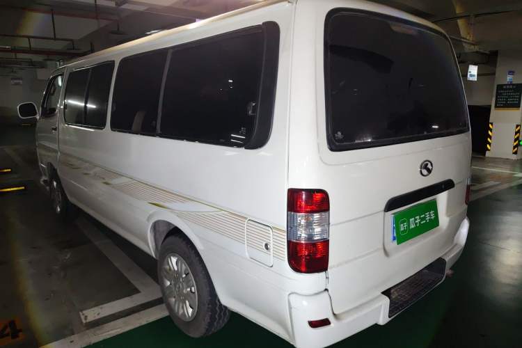 Used King Long Golden Way 2015 2.0L Value-Packed Practical Version 4G21B Rear Left 45 Deg
