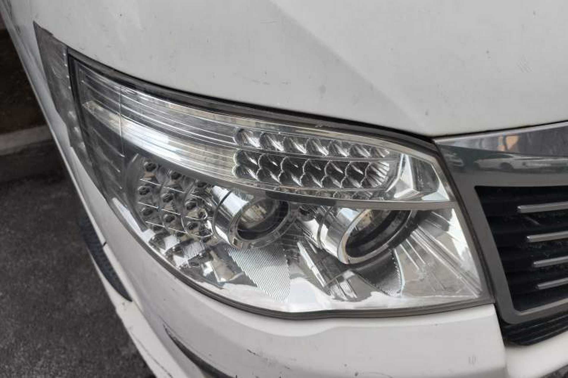Used King Long Golden Way 2015 2.0L Cargo Van Long Wheelbase Model V20 Right Front Headlight