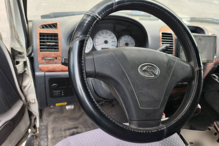Used King Long Golden Way 2015 2.0L Cargo Van Long Wheelbase Model V20 Steering Wheel