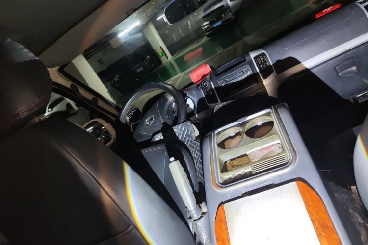 Used King Long Golden Way 2015 2.0L Value-Packed Practical Version 4G21B Steering Wheel