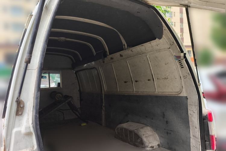 Used King Long Golden Way 2015 2.0L Cargo Van Long Wheelbase Model V20 Trunk