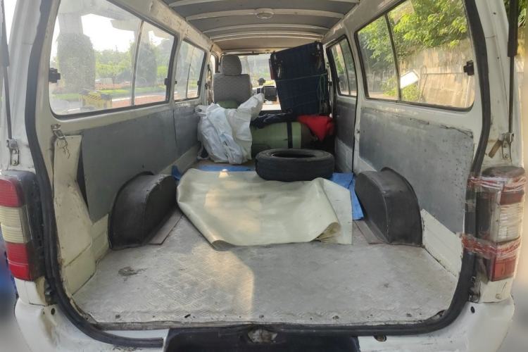 Used King Long Golden Way 2015 2.0L Value-Packed Practical Version 4G21B Trunk