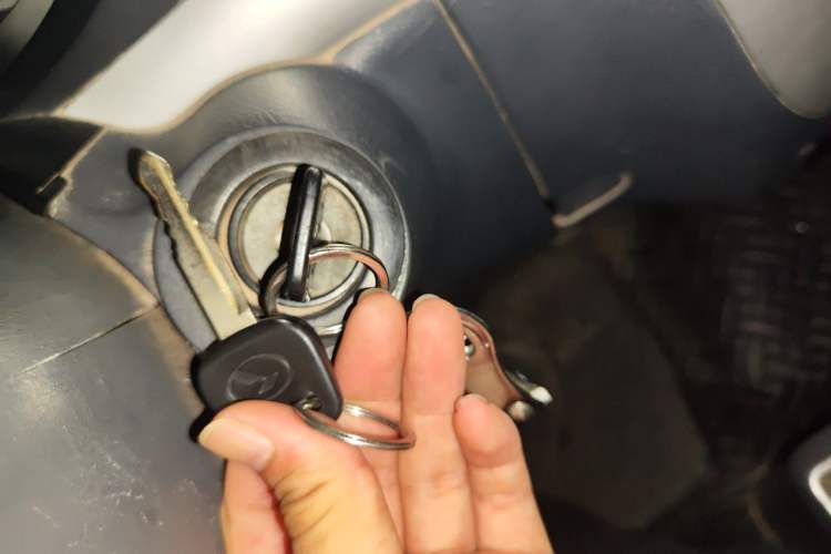 Used King Long Golden Way 2015 2.0L Value-Packed Practical Version 4G21B Vehicle Key