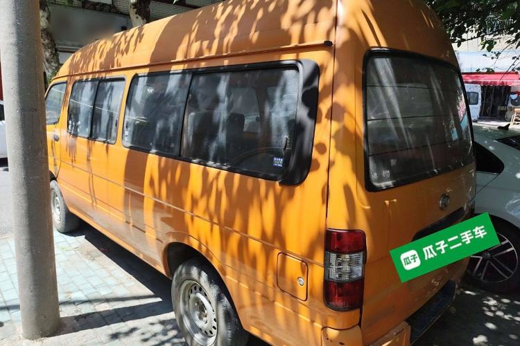Used King Long Golden Way 2015 2.0L Value-Packed Practical Version 4G21B Rear Left 45 Deg