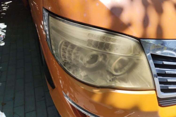 Used King Long Golden Way 2015 2.0L Value-Packed Practical Version 4G21B Right Front Headlight