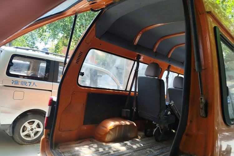 Used King Long Golden Way 2015 2.0L Value-Packed Practical Version 4G21B Trunk