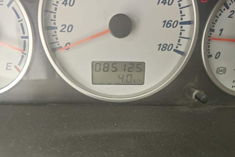 Used King Long Golden Way 2016 2.0L Box Truck 4G20 Odometer Close Up