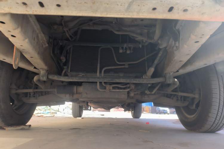 Used King Long Golden Way 2016 2.0L Box Truck 4G20 Chassis Front