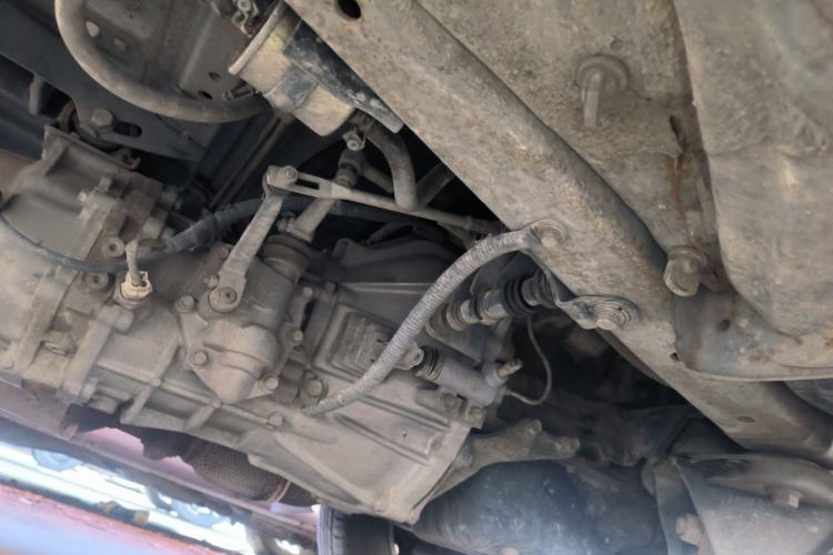 Used King Long Golden Way 2016 2.0L Box Truck 4G20 Chassis Front Right