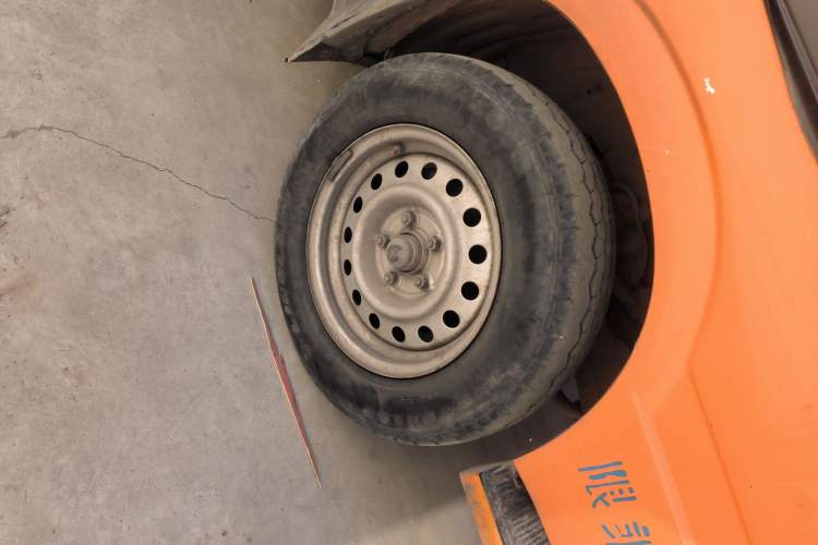 Used King Long Golden Way 2016 2.0L Box Truck 4G20 Right Front Wheel Hub