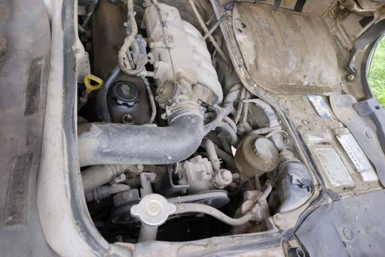 Used King Long Golden Way 2016 2.0L Value-Plus Edition 4G20 Engine Bay
