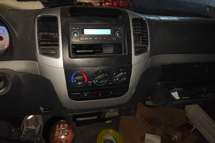 Used King Long Golden Way 2016 2.0L Value-Plus Edition 4G20 Audio And AC Panel