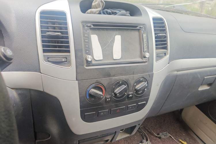 Used King Long Golden Way 2016 2.0L Value-Plus Edition 4G20 Audio And AC Panel