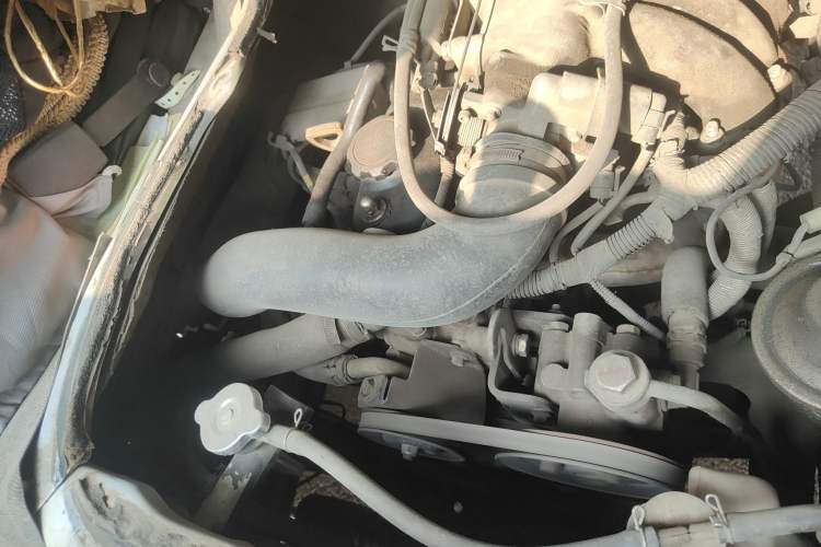 Used King Long Golden Way 2016 2.0L Box Truck 4G20 Engine Bay Right