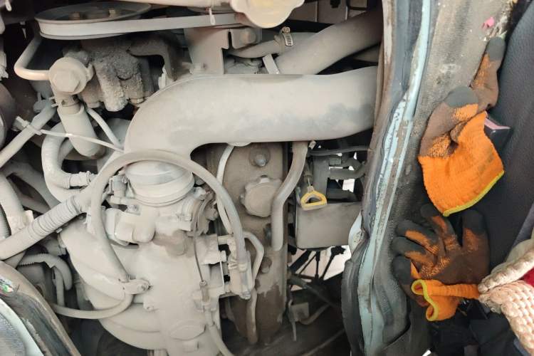 Used King Long Golden Way 2016 2.0L Box Truck 4G20 Engine Bay Right