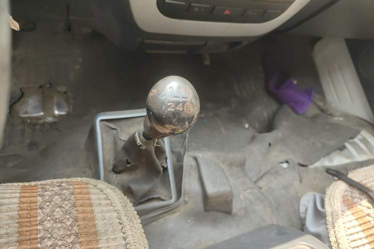 Used King Long Golden Way 2016 2.0L Box Truck 4G20 Gear Lever