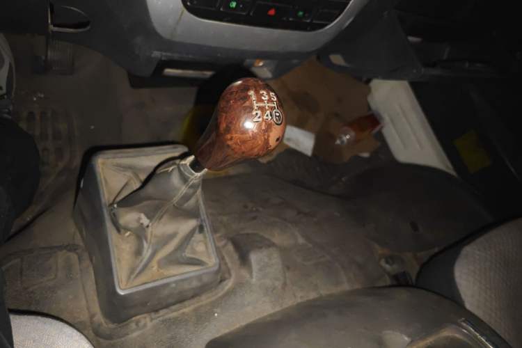 Used King Long Golden Way 2016 2.0L Value-Plus Edition 4G20 Gear Lever