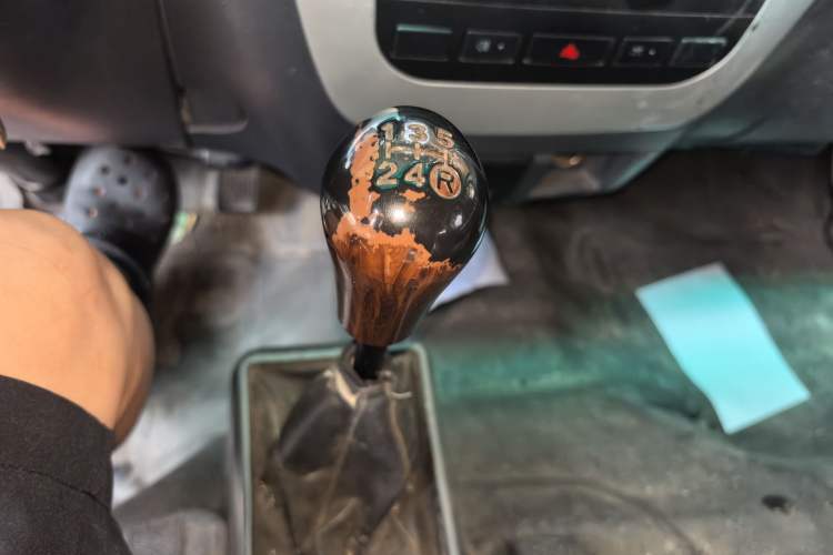 Used King Long Golden Way 2016 2.0L Value-Plus Edition 4G20 Gear Lever