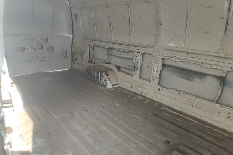 Used King Long Golden Way 2016 2.0L Box Truck 4G20 Left Rear Seat
