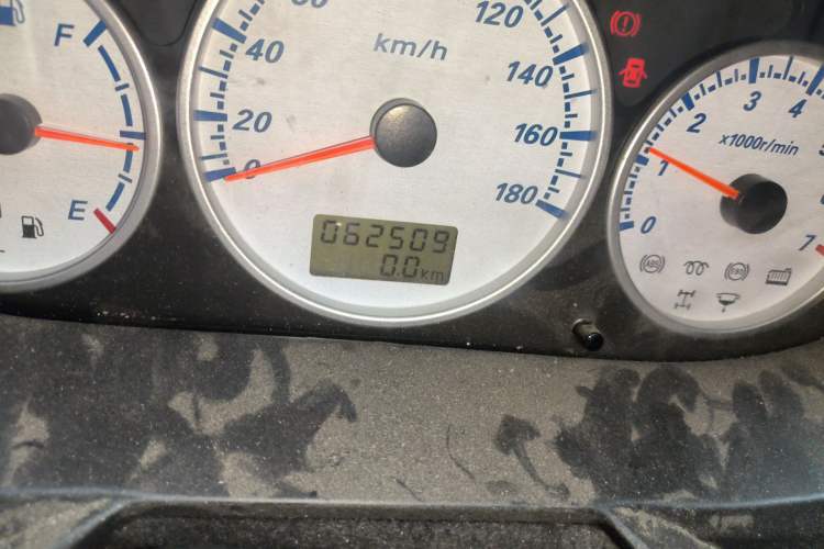 Used King Long Golden Way 2016 2.0L Value-Plus Edition 4G20 Odometer Close Up