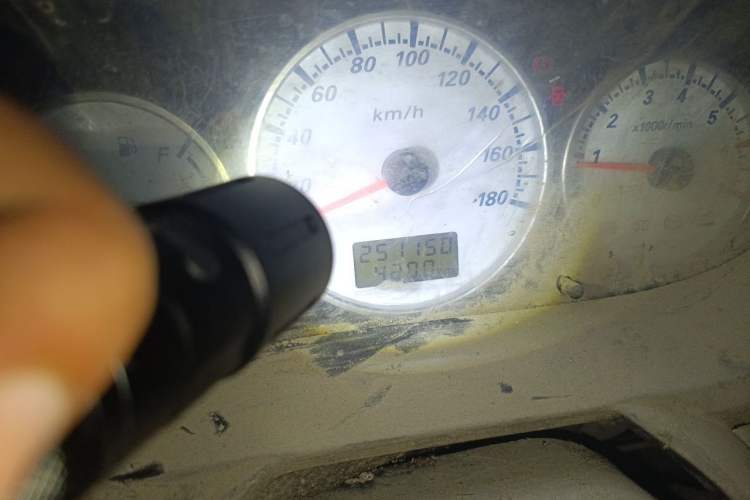 Used King Long Golden Way 2016 2.0L Value-Plus Edition 4G20 Odometer Close Up