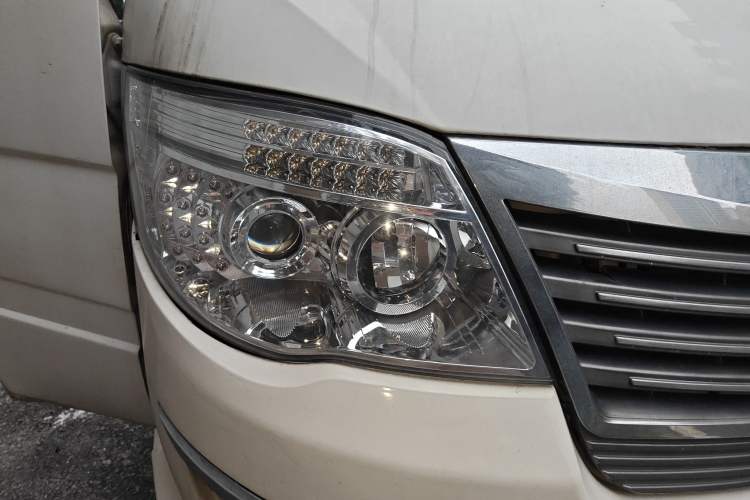 Used King Long Golden Way 2016 2.0L Value-Plus Edition 4G20 Right Front Headlight