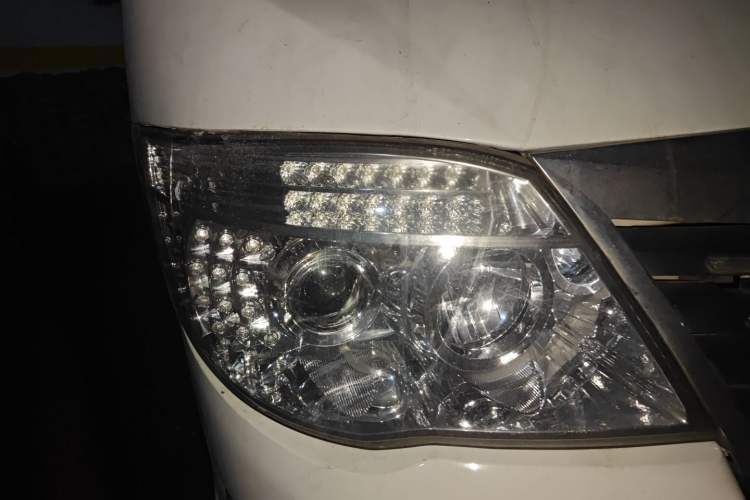 Used King Long Golden Way 2016 2.0L Value-Plus Edition 4G20 Right Front Headlight