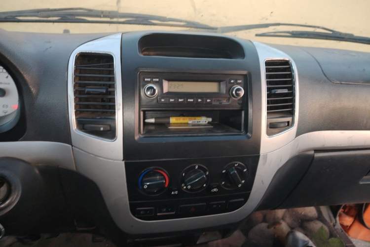 Used King Long Golden Way 2016 2.0L Box Truck 4G20 Audio And AC Panel