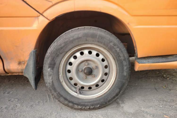 Used King Long Golden Way 2016 2.0L Box Truck 4G20 Right Front Wheel Hub