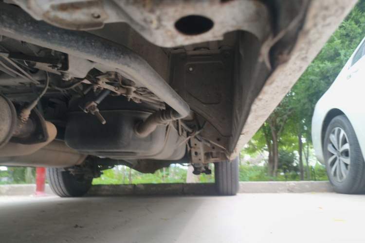 Used King Long Golden Way 2017 2.2L Van Series V22 Chassis Front Left