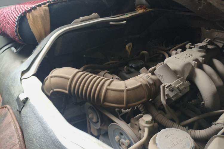 Used King Long Golden Way 2017 2.2L Van Series V22 Engine Bay