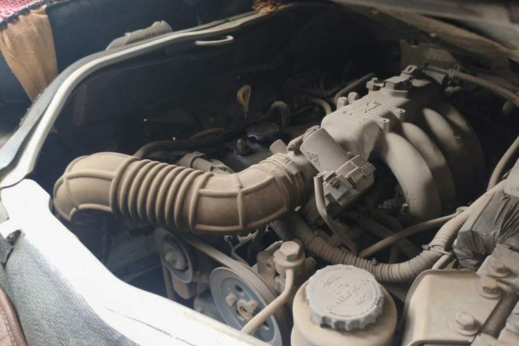 Used King Long Golden Way 2017 2.2L Van Series V22 Engine Bay Right
