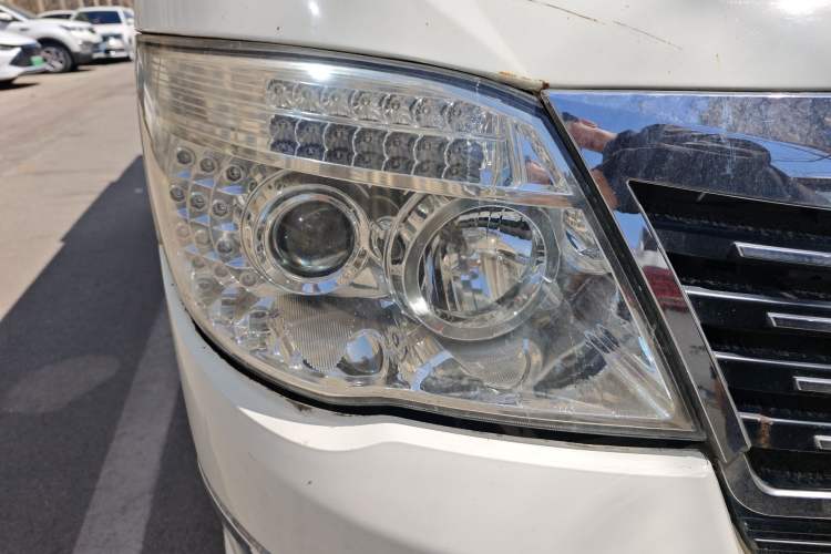 Used King Long Golden Way 2017 2.2L Van Series V22 Right Front Headlight