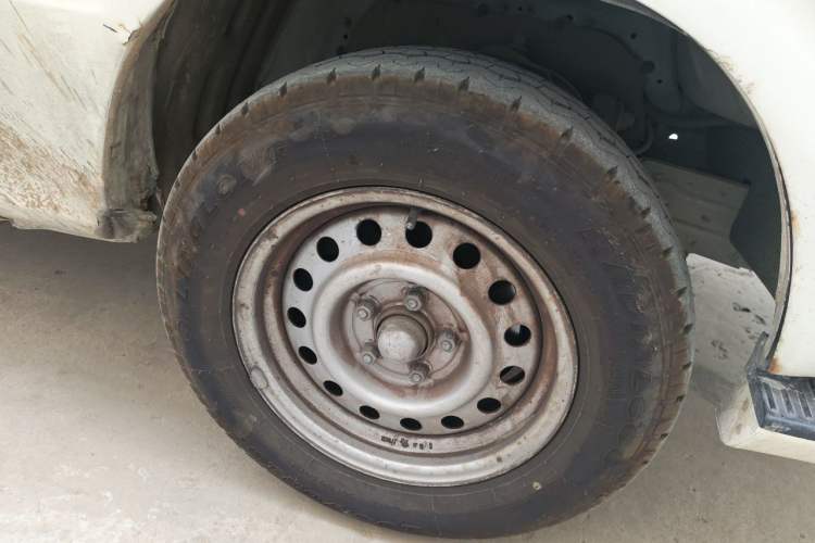 Used King Long Golden Way  Right Front Wheel Hub